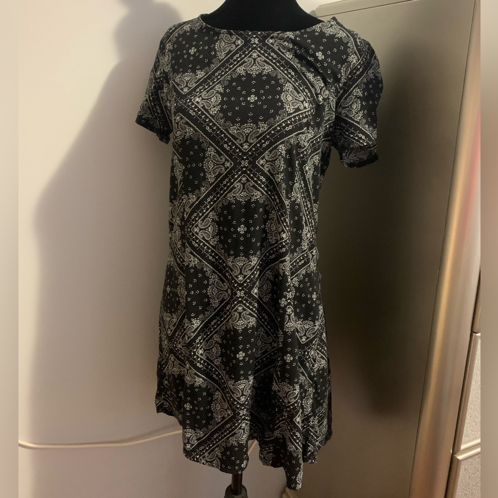 Short sleeve dress
